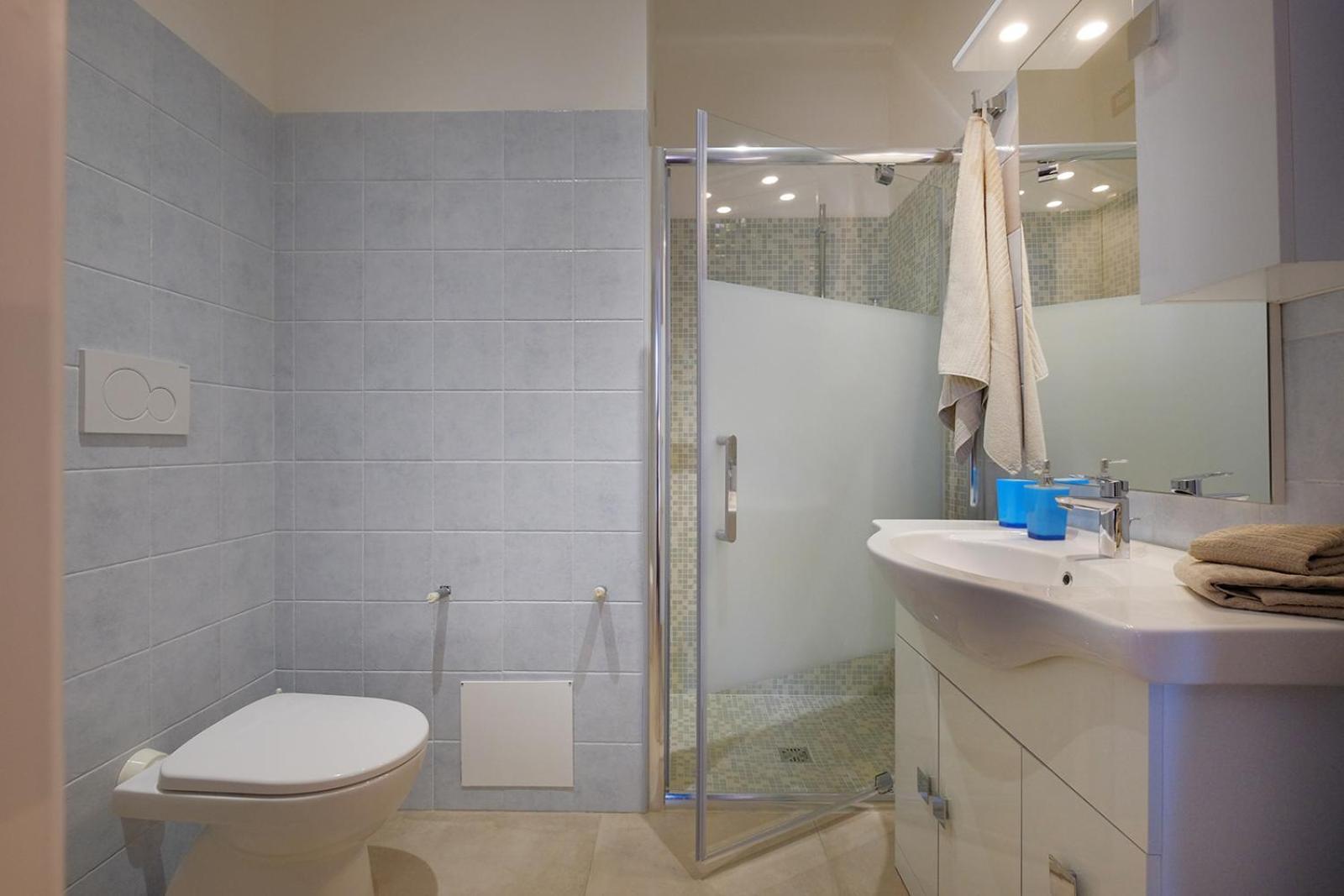 Casa Azzurra - Blue House Hotel เตวลาดา ภายนอก รูปภาพ